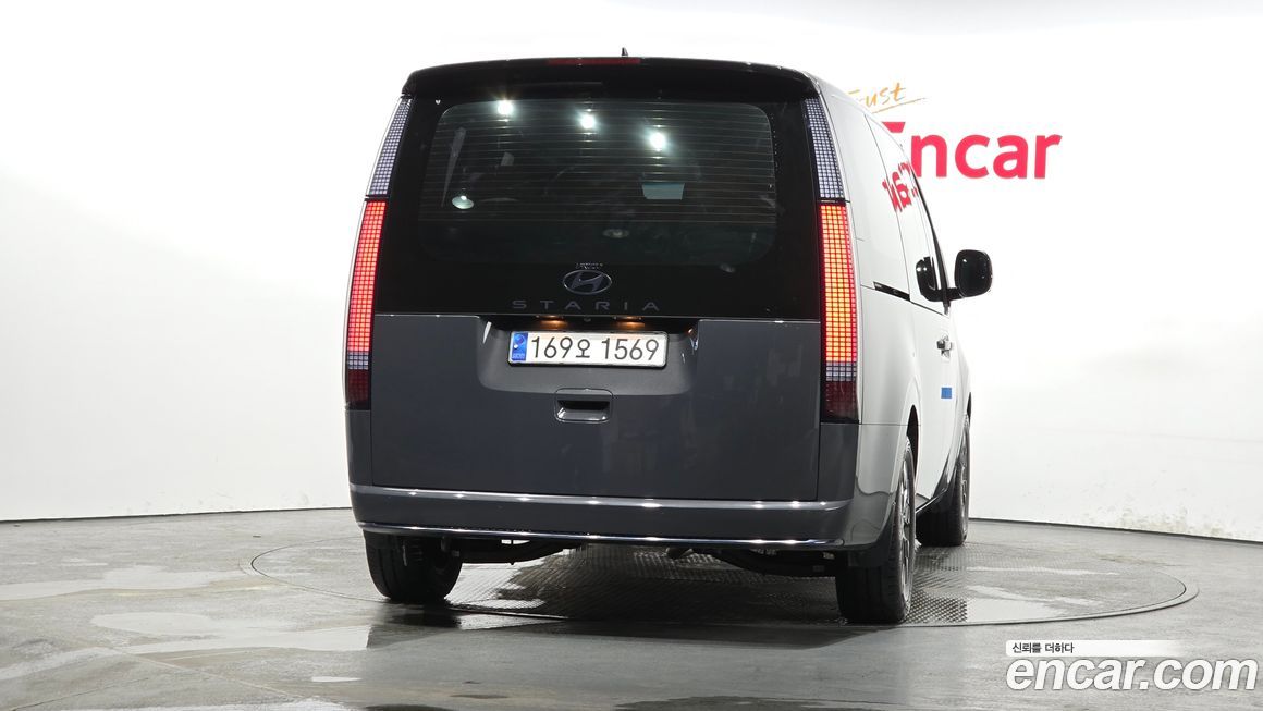 Hyundai Staria 2025