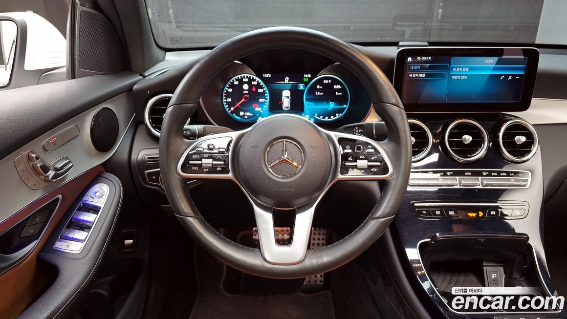 Mercedes-Benz GLC-Class 2021