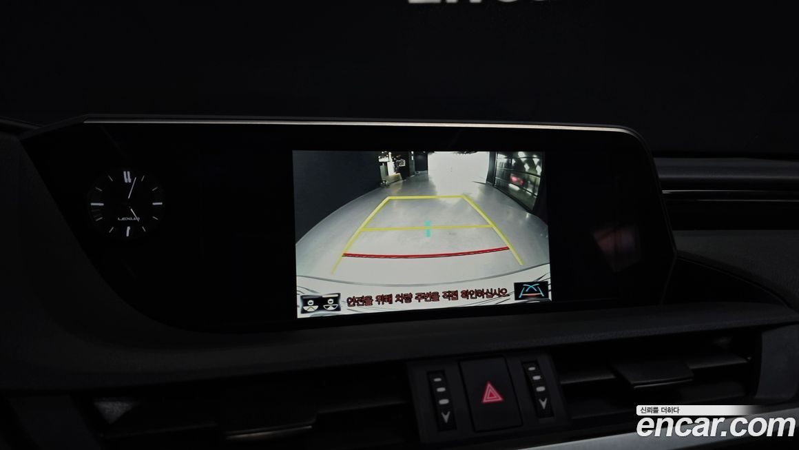 Lexus ES 2019