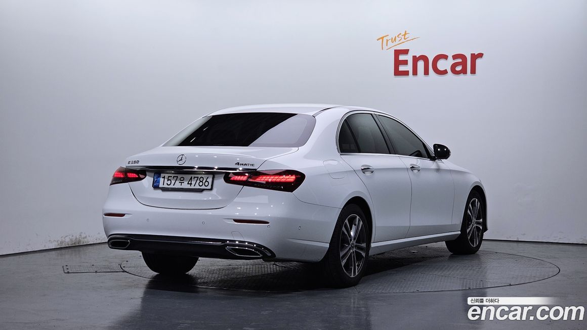 Mercedes-Benz E-Class 2022