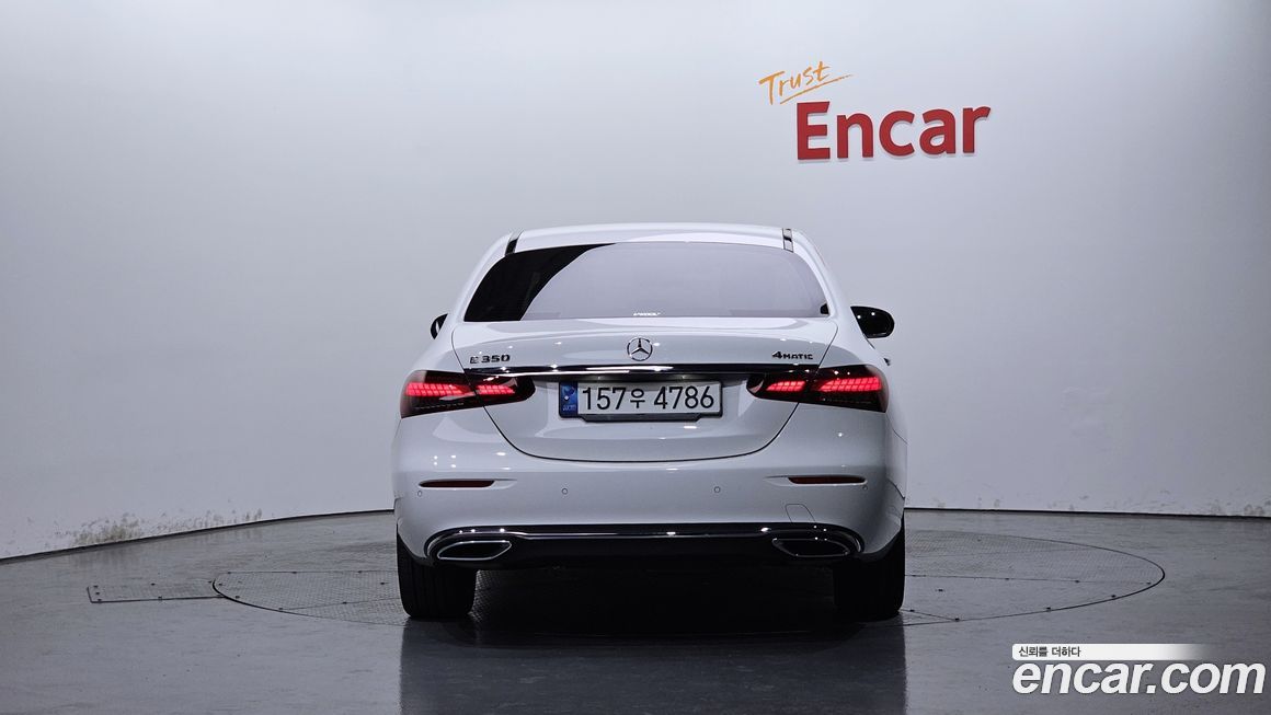 Mercedes-Benz E-Class 2022