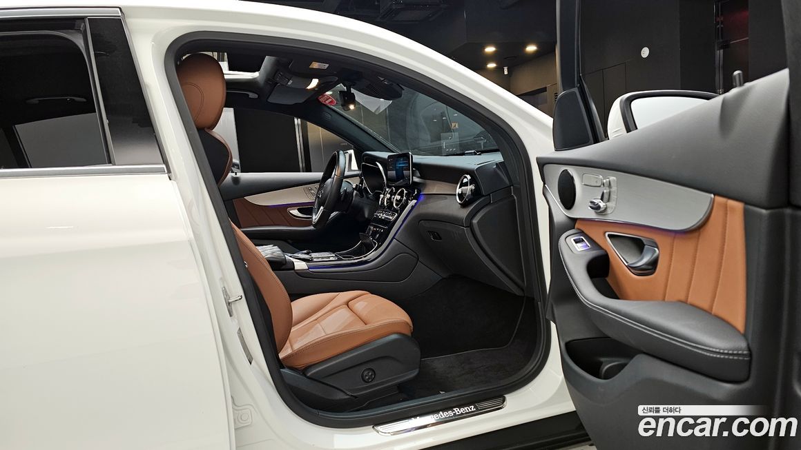 Mercedes-Benz GLC-Class 2021