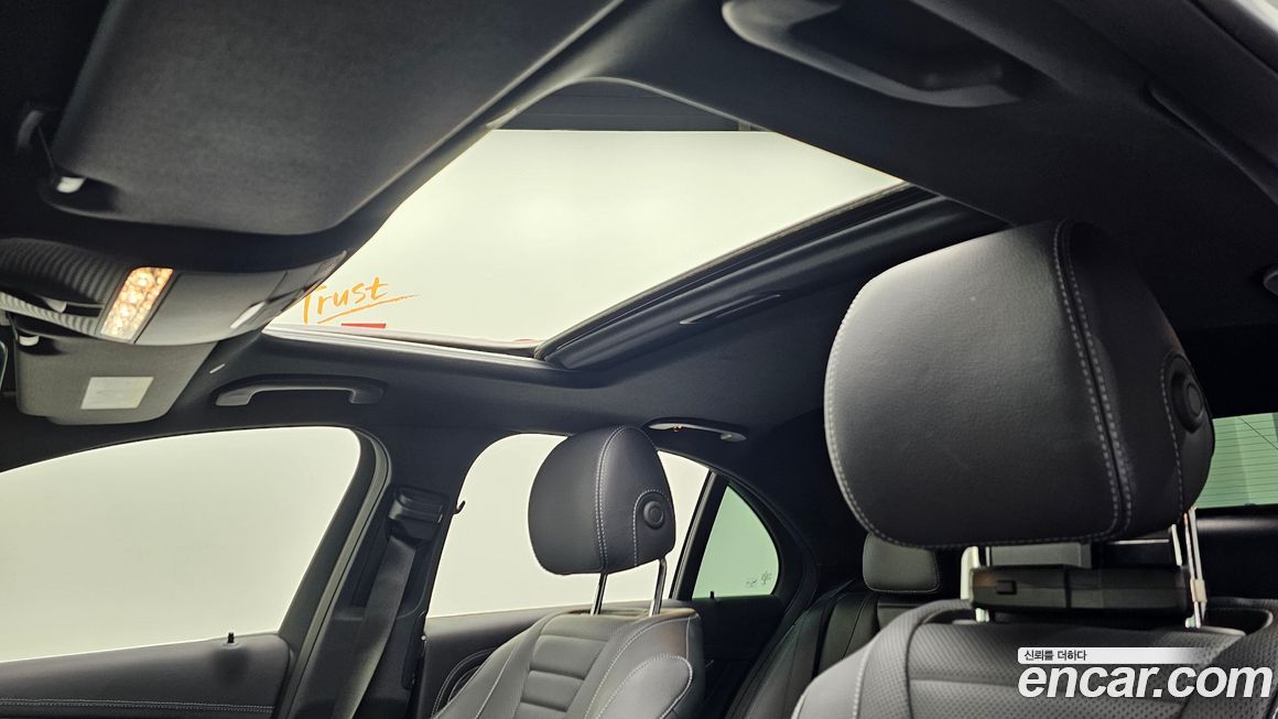 Mercedes-Benz E-Class 2022