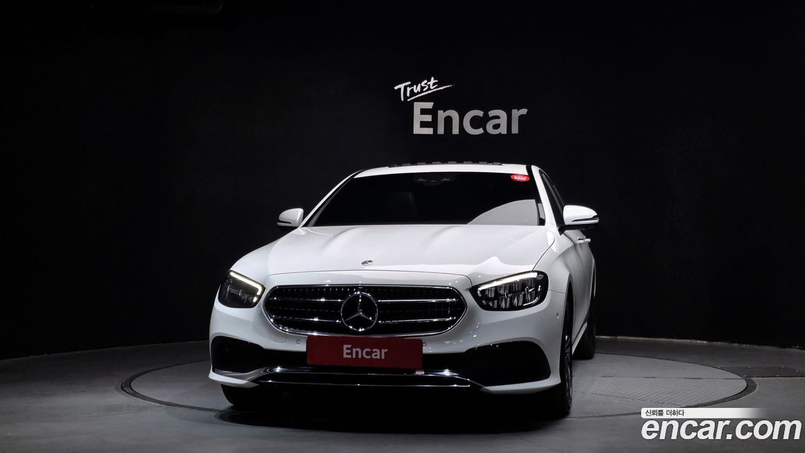 Mercedes-Benz E-Class 2022