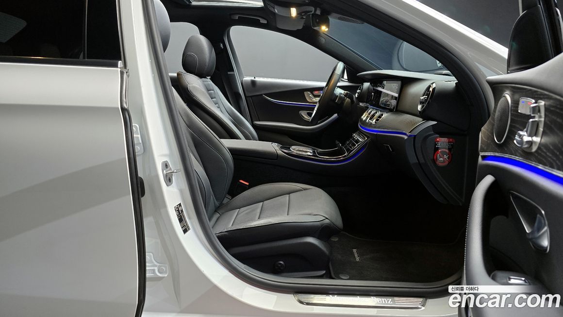 Mercedes-Benz E-Class 2022