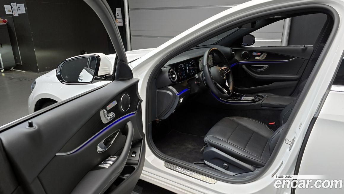 Mercedes-Benz E-Class 2022