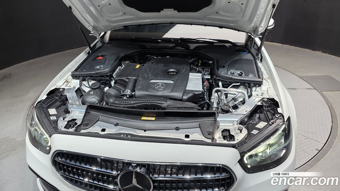 Mercedes-Benz E-Class 2022