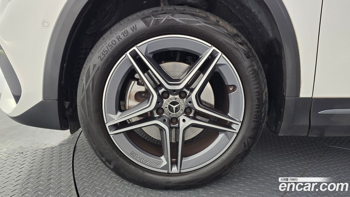 Mercedes-Benz GLA-Class 2023