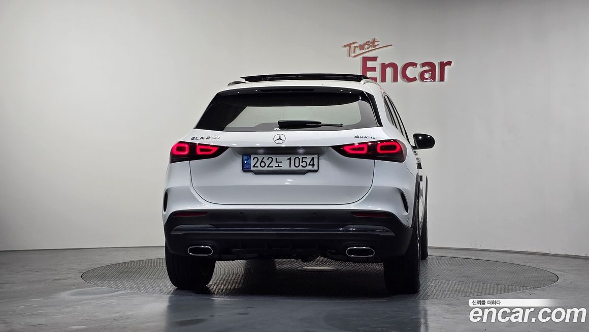 Mercedes-Benz GLA-Class 2023