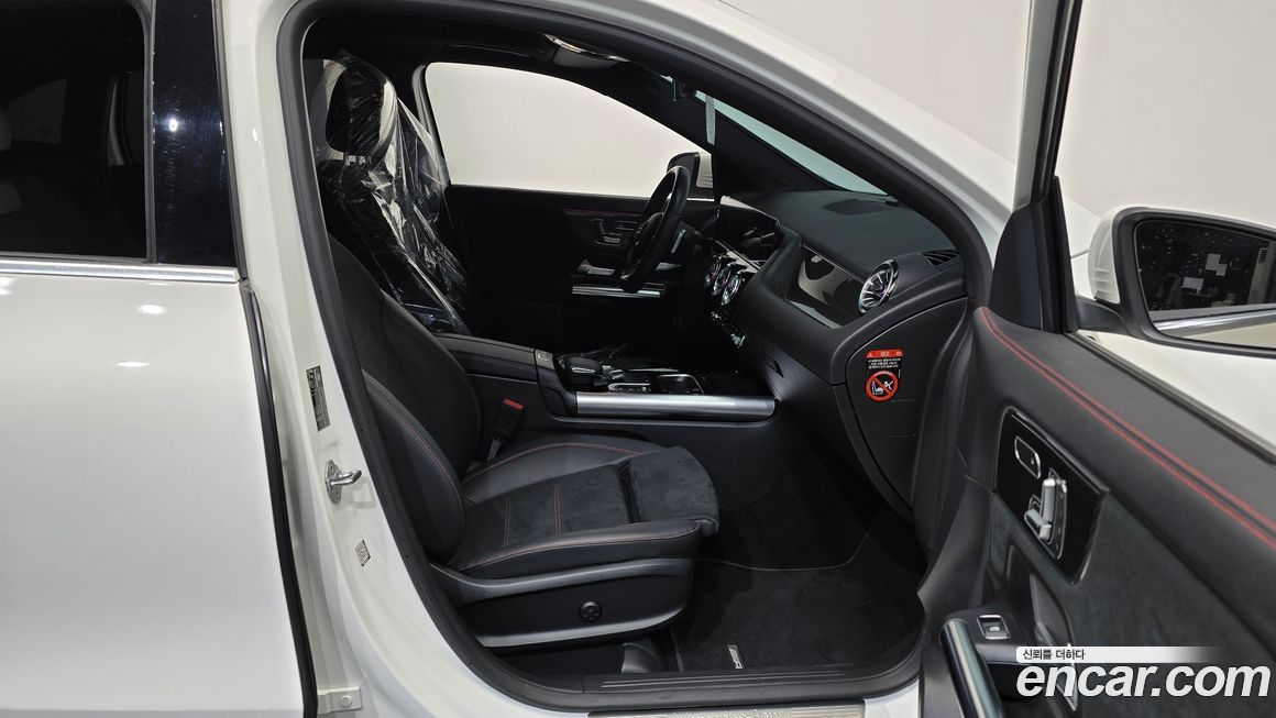 Mercedes-Benz GLA-Class 2023