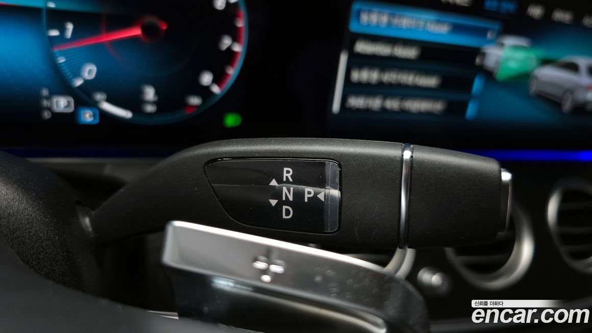 Mercedes-Benz E-Class 2022