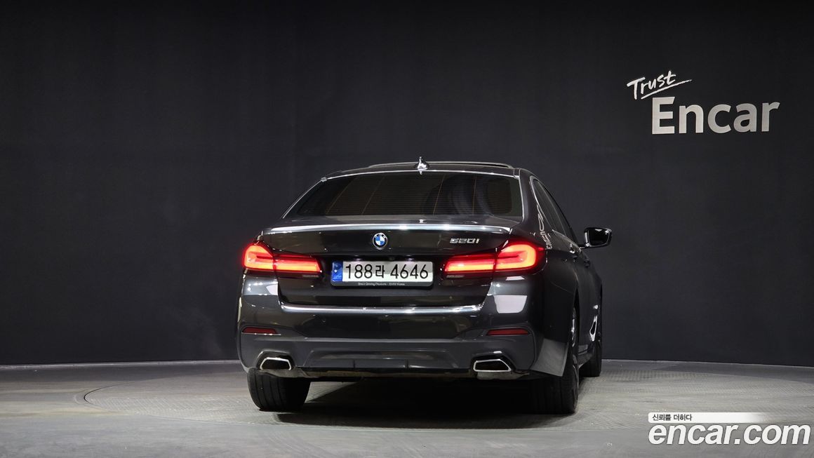 BMW 5-Series 2022
