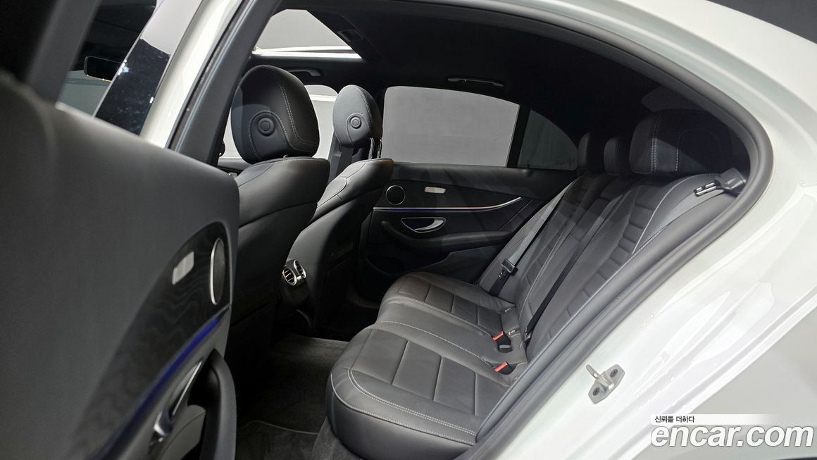 Mercedes-Benz E-Class 2022