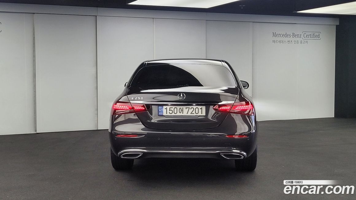 Mercedes-Benz E-Class 2022