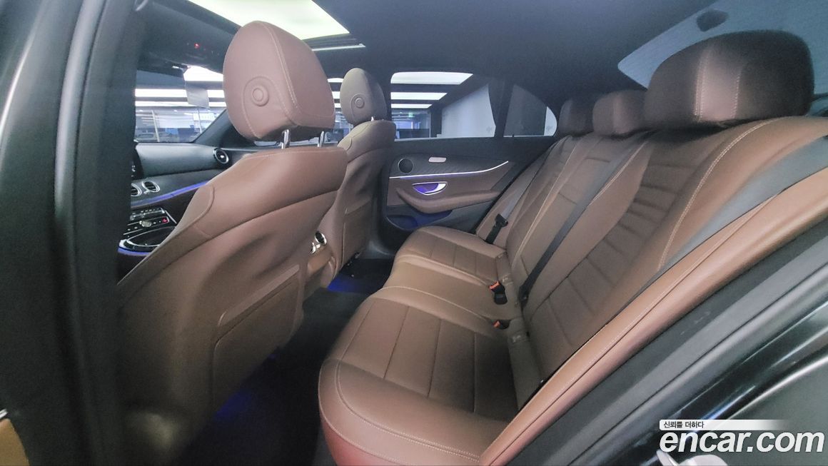 Mercedes-Benz E-Class 2022