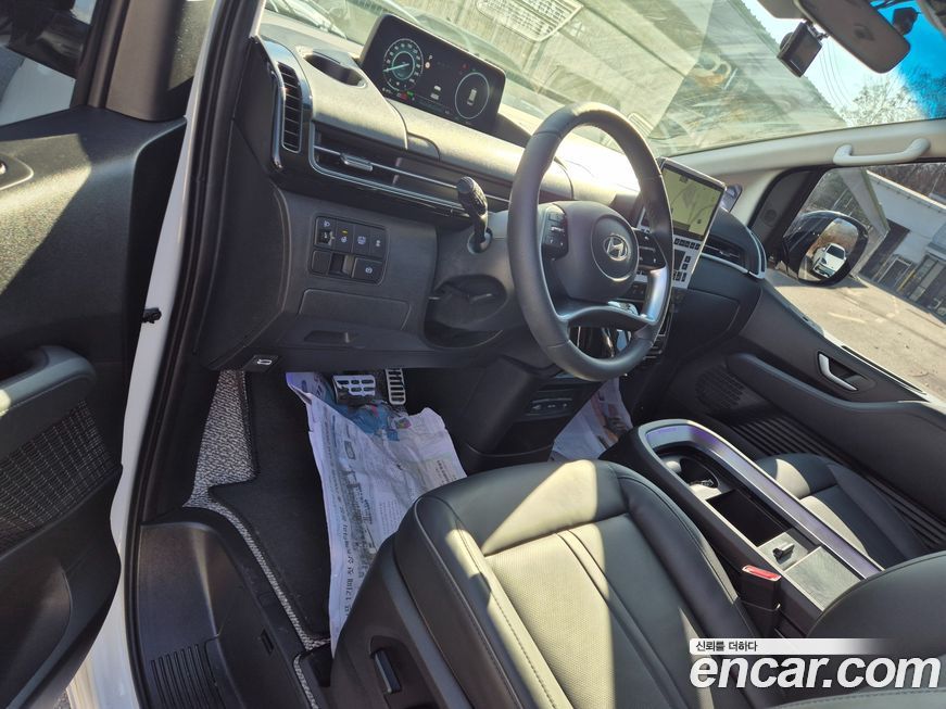Hyundai Staria 2025