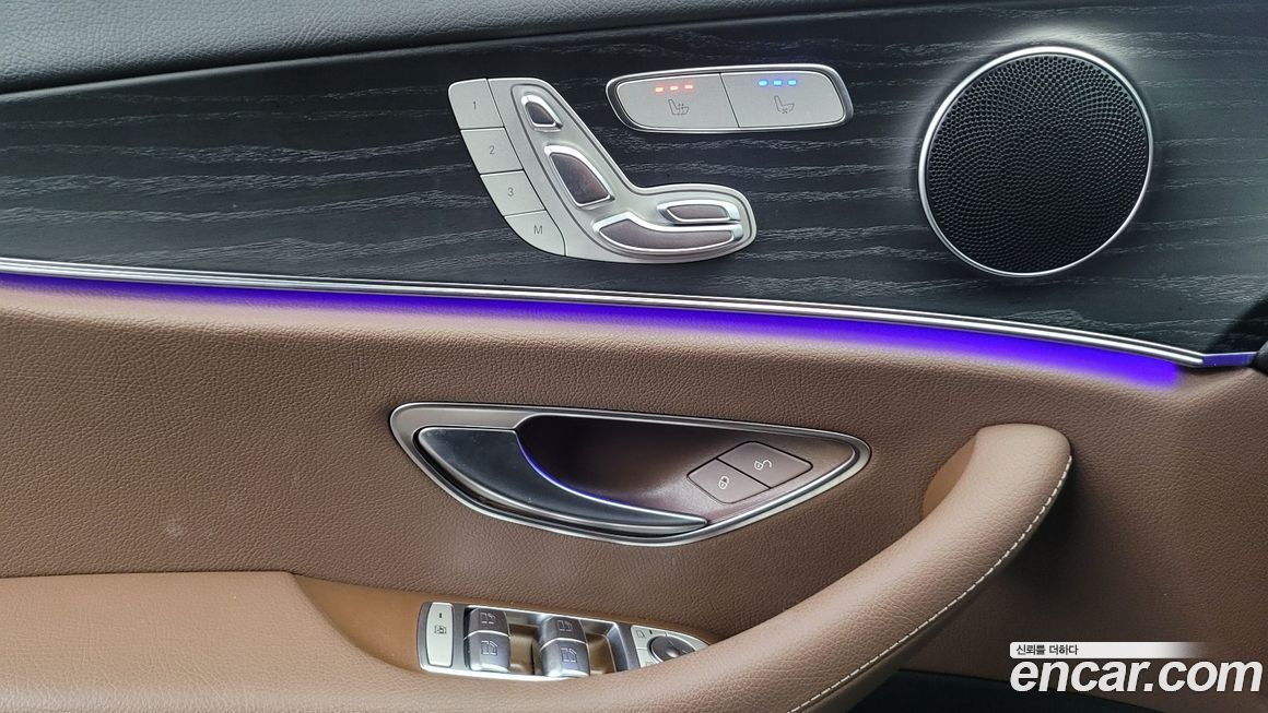 Mercedes-Benz E-Class 2022