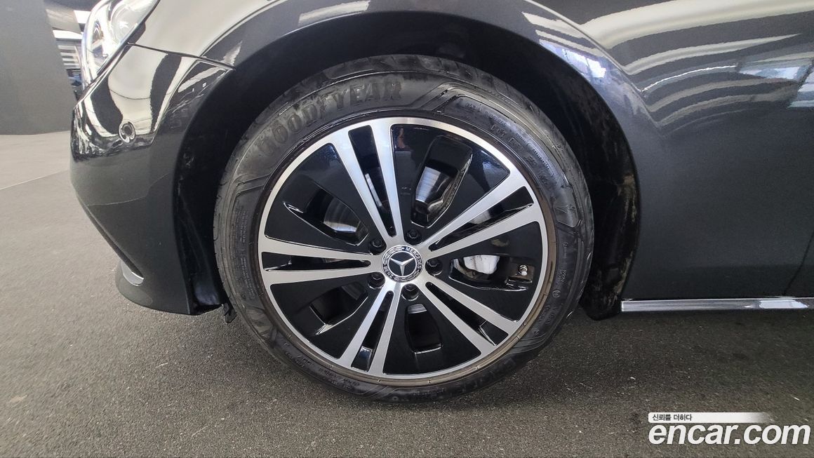 Mercedes-Benz E-Class 2022