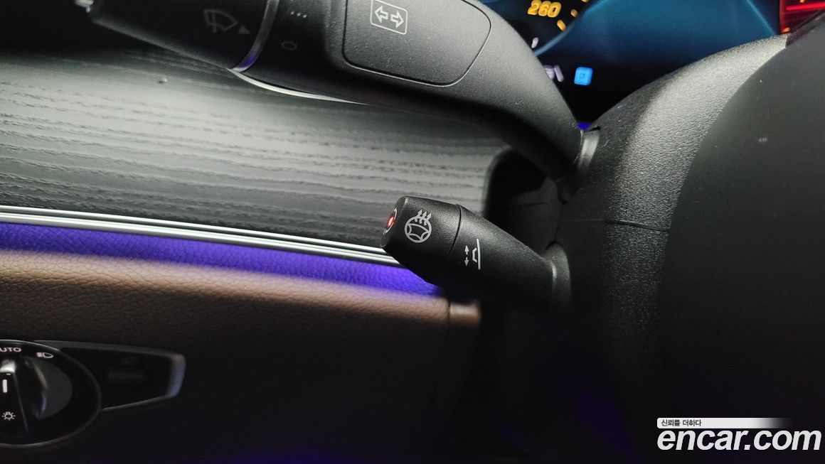 Mercedes-Benz E-Class 2022