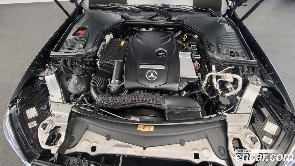 Mercedes-Benz E-Class 2022