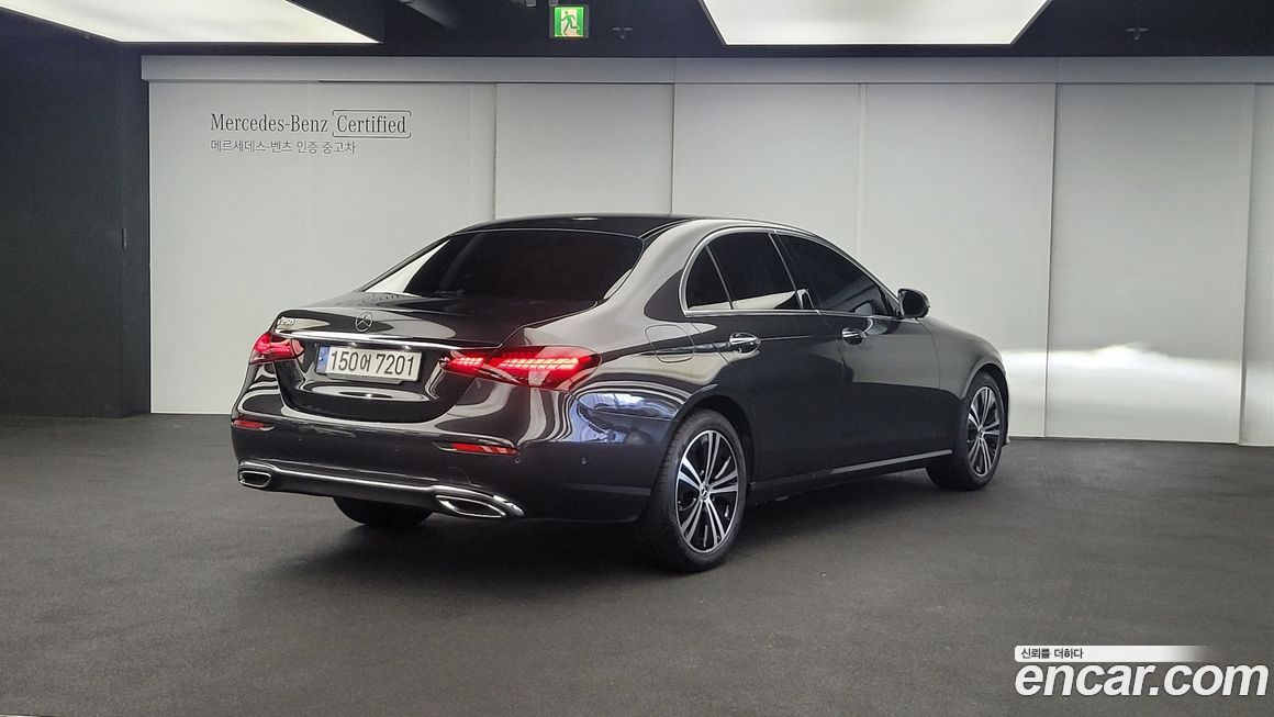 Mercedes-Benz E-Class 2022