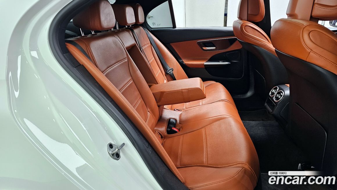 Mercedes-Benz C-Class 2022