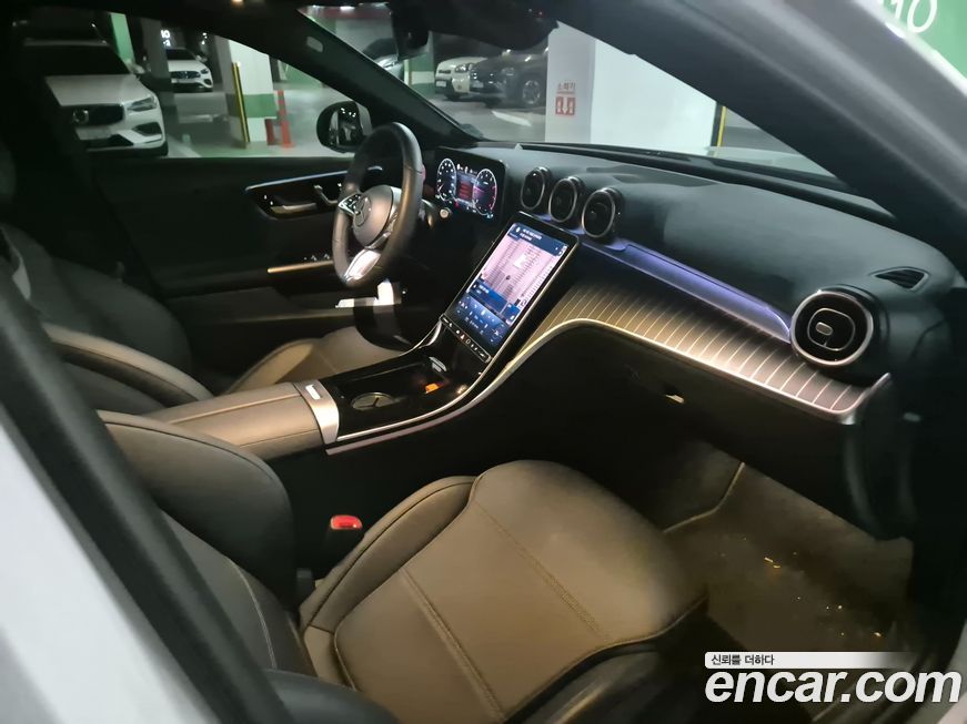 Mercedes-Benz C-Class 2024