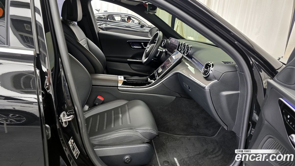 Mercedes-Benz C-Class 2024