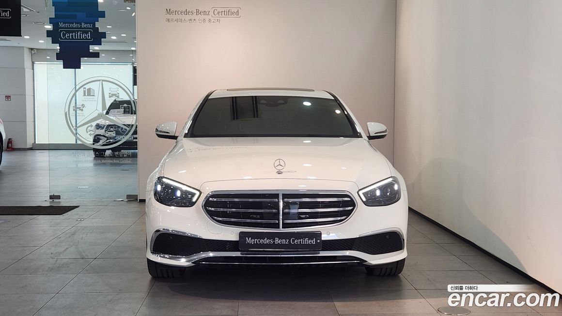 Mercedes-Benz E-Class 2022