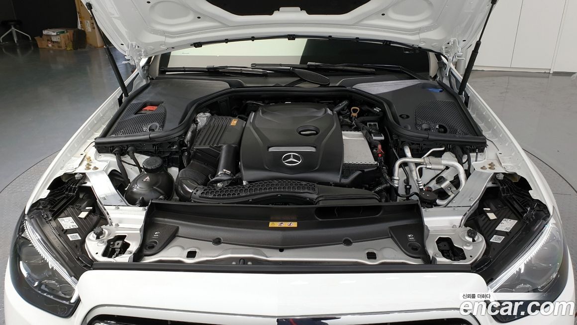 Mercedes-Benz E-Class 2022