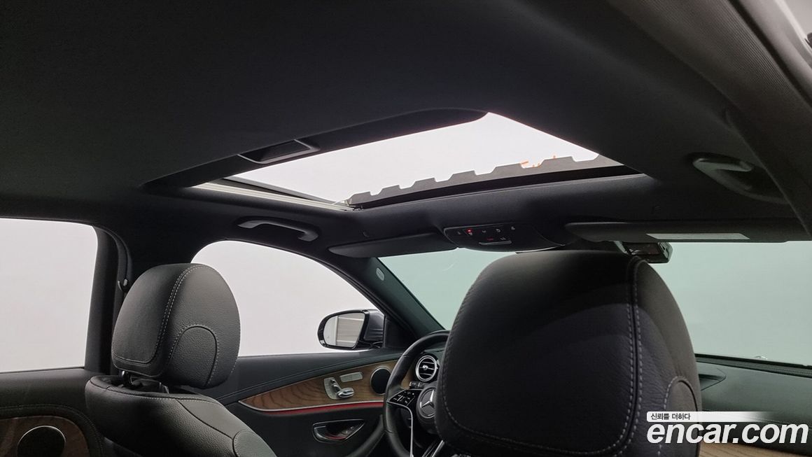 Mercedes-Benz E-Class 2022