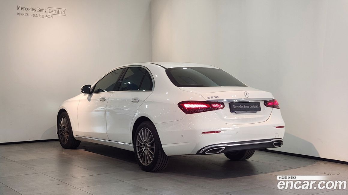 Mercedes-Benz E-Class 2022