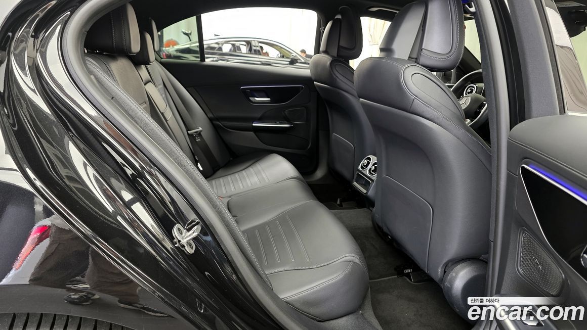 Mercedes-Benz C-Class 2024