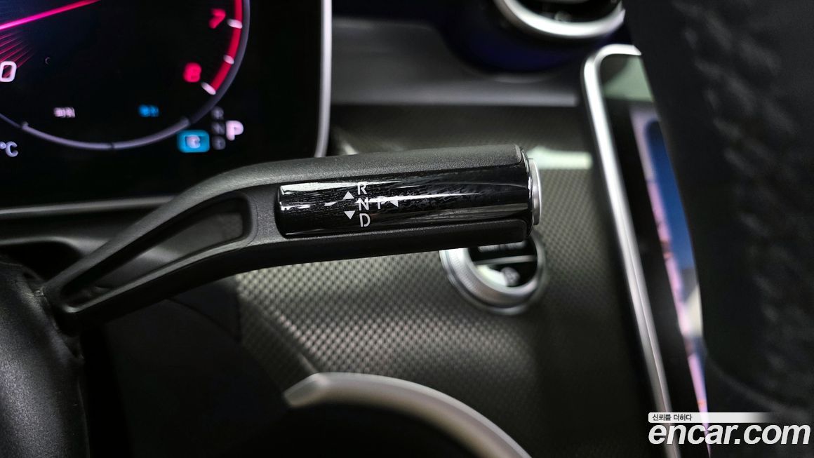 Mercedes-Benz C-Class 2024