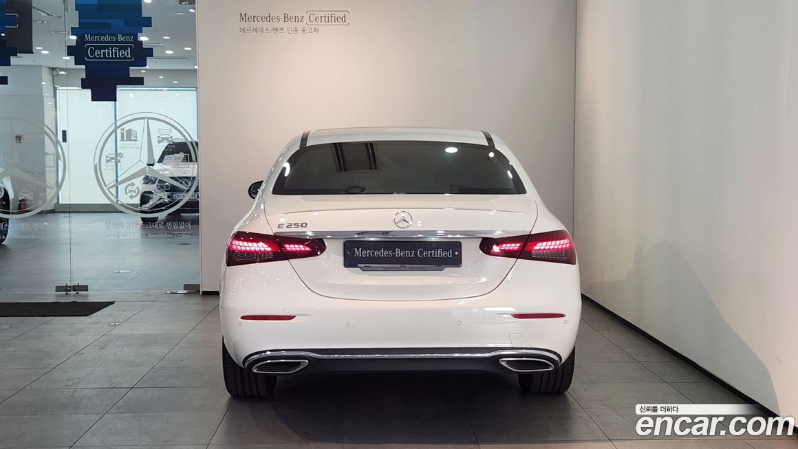 Mercedes-Benz E-Class 2022