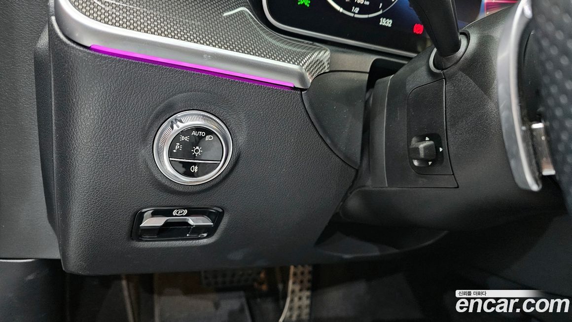 Mercedes-Benz C-Class 2023