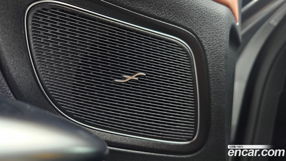 Mercedes-Benz C-Class 2023