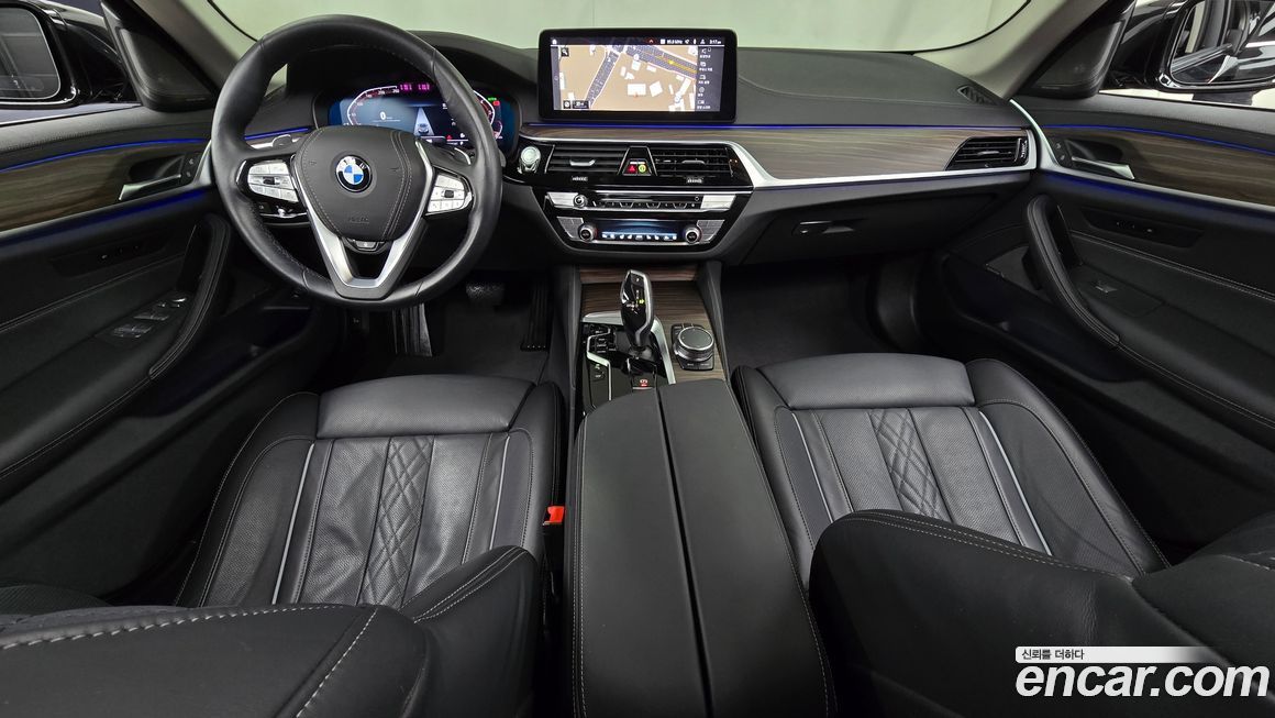 BMW 5-Series 2023