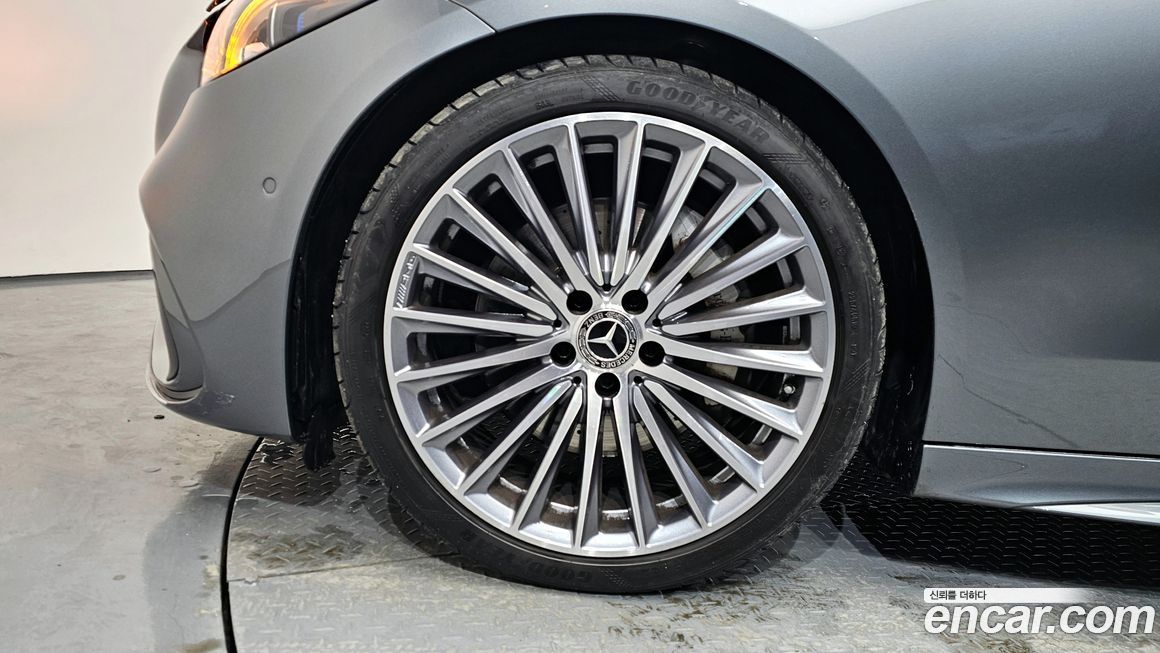 Mercedes-Benz C-Class 2023