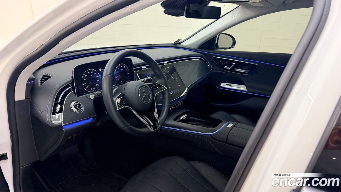 Mercedes-Benz E-Class 2024