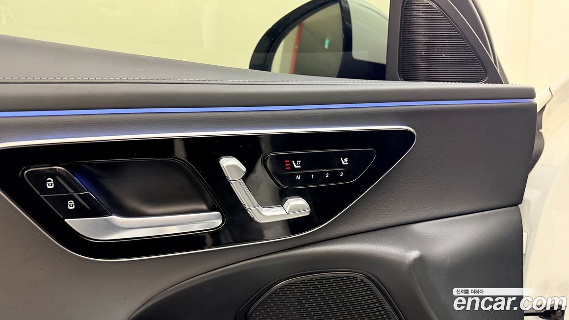 Mercedes-Benz E-Class 2024