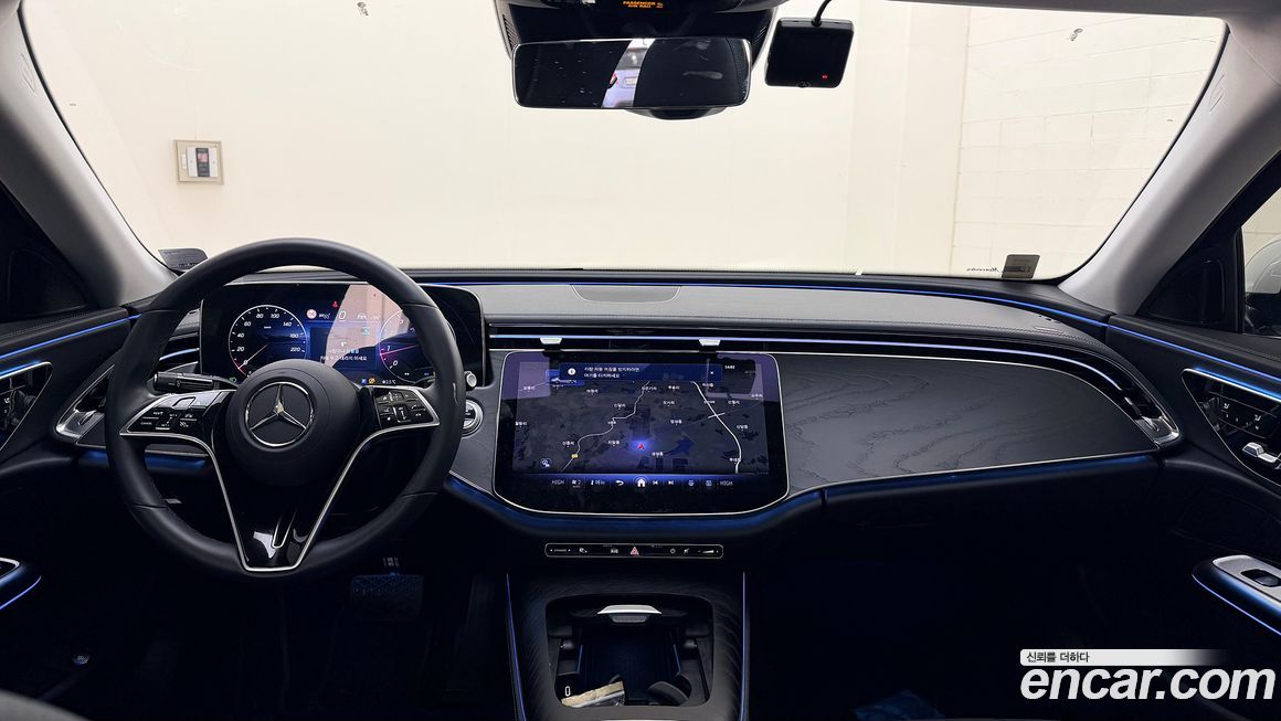 Mercedes-Benz E-Class 2024