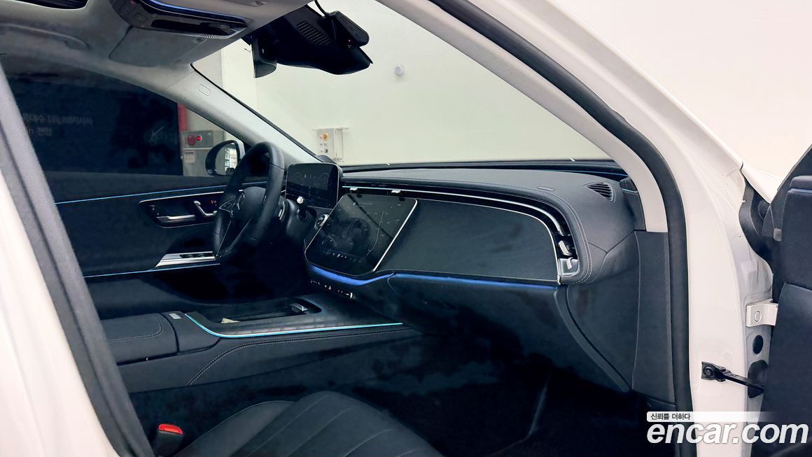 Mercedes-Benz E-Class 2024