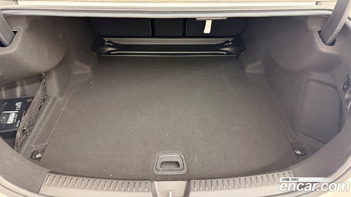 Mercedes-Benz E-Class 2024