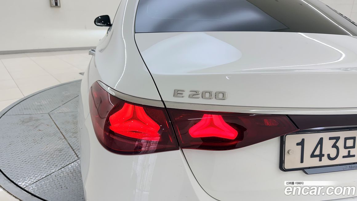 Mercedes-Benz E-Class 2024