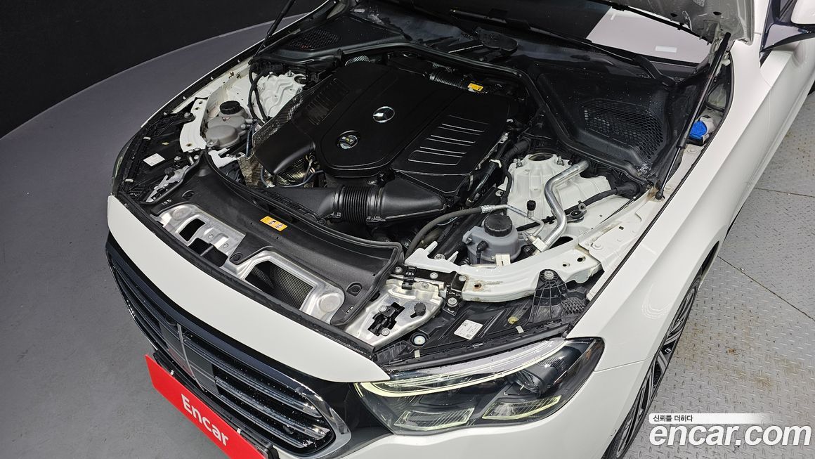 Mercedes-Benz E-Class 2024