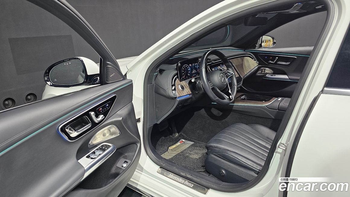 Mercedes-Benz E-Class 2024