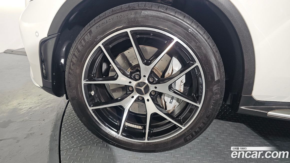 Mercedes-Benz GLC-Class 2023