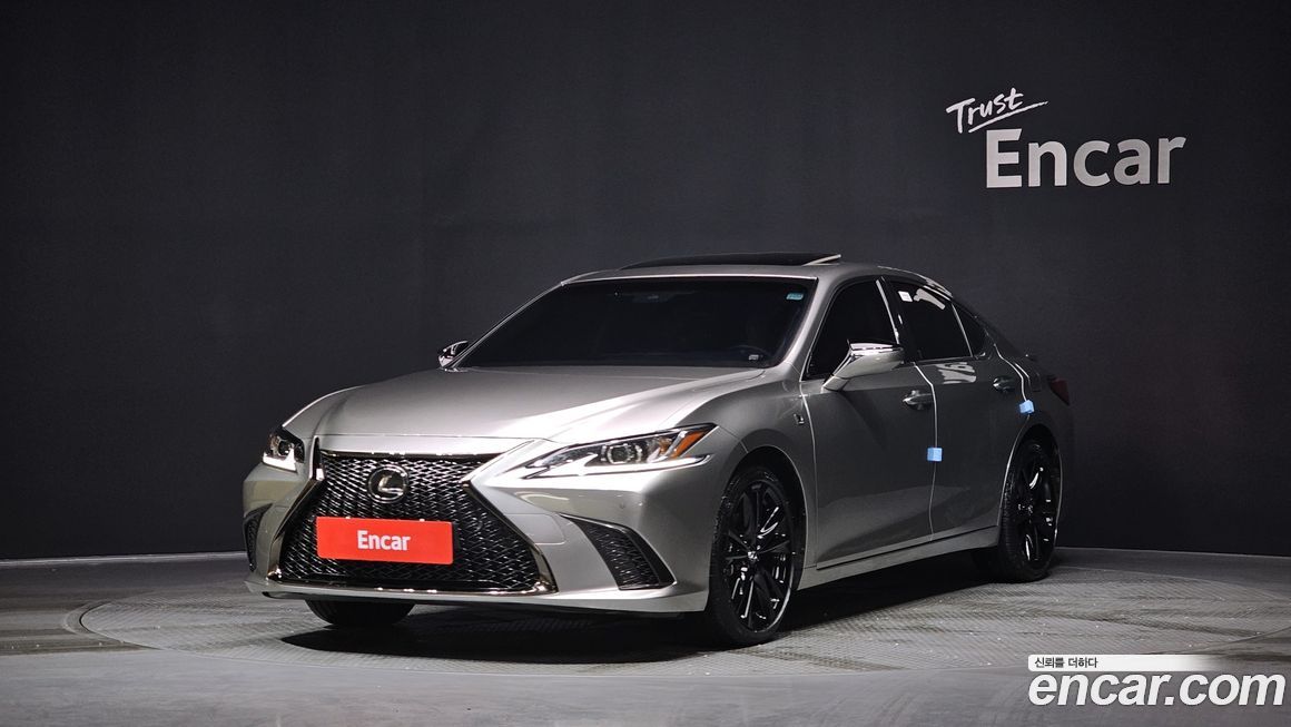 Lexus ES 2024