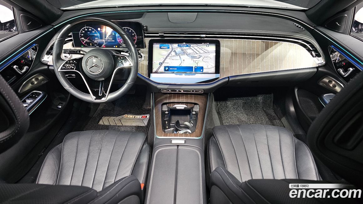 Mercedes-Benz E-Class 2024